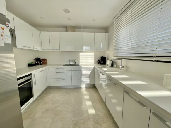 Benahavís – Modern Villa – Gated Community