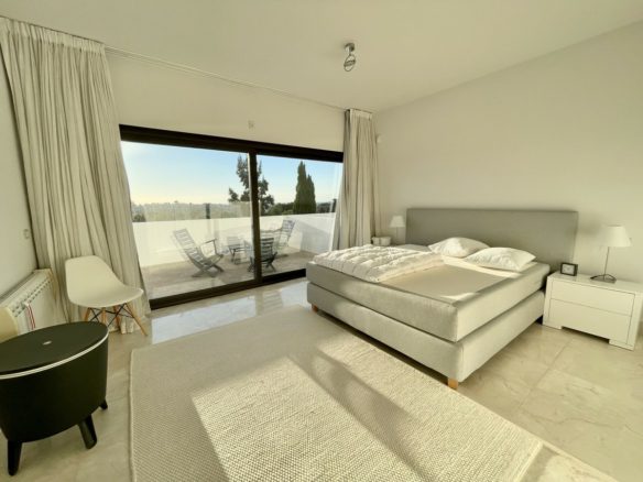 Benahavís – Modern Villa – Gated Community