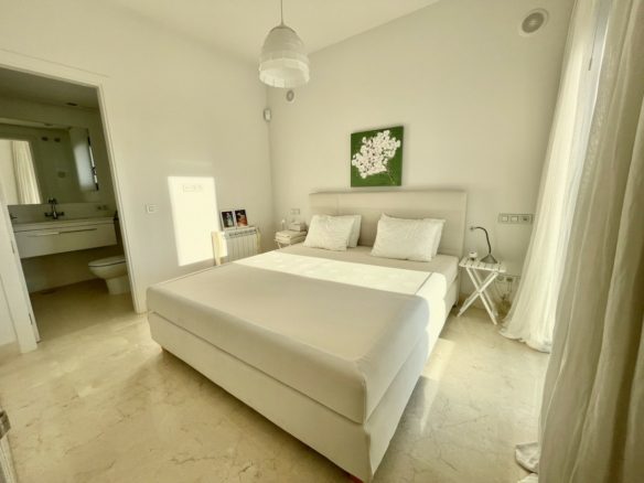 Benahavís – Modern Villa – Gated Community
