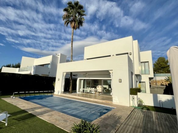 Benahavís – Modern Villa – Gated Community