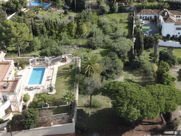 Golden Mile – Plot  – Project  to build 3 villas