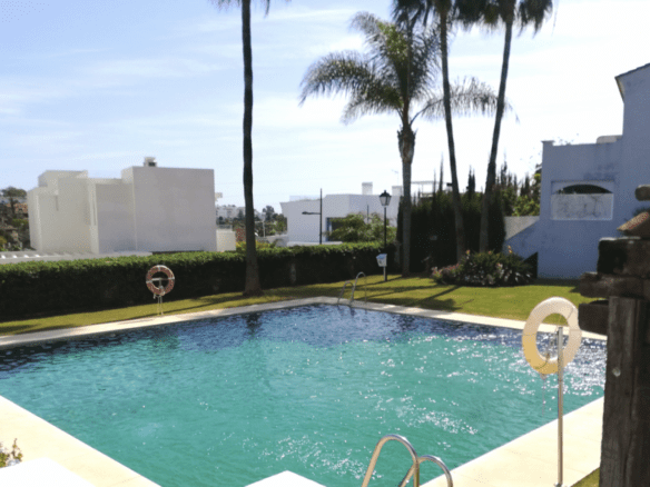 Bank repo – Estepona townhouses – Near Golf & Facilities