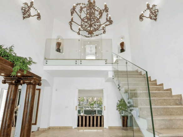 For Rent – Nueva Andalucia – 5 bed villa – Near Los Naranjos Golf Club