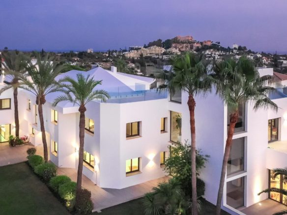OFF MARKET Nueva Andalucia – Mansion -Tennis -Spa