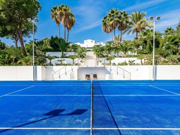 OFF MARKET Nueva Andalucia – Mansion -Tennis -Spa
