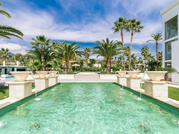 OFF MARKET Nueva Andalucia – Mansion -Tennis -Spa