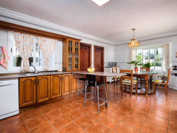 Marbella – 4 bed Family villa