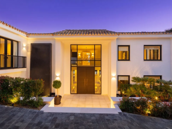 For Sale – Nueva Andalucia – Mansion – Tennis court – Views
