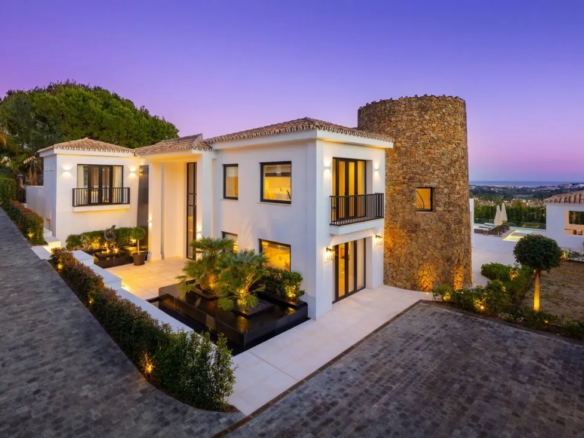 For Sale – Nueva Andalucia – Mansion – Tennis court – Views