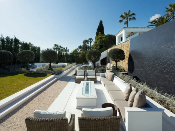 For Sale – Nueva Andalucia – Mansion – Tennis court – Views