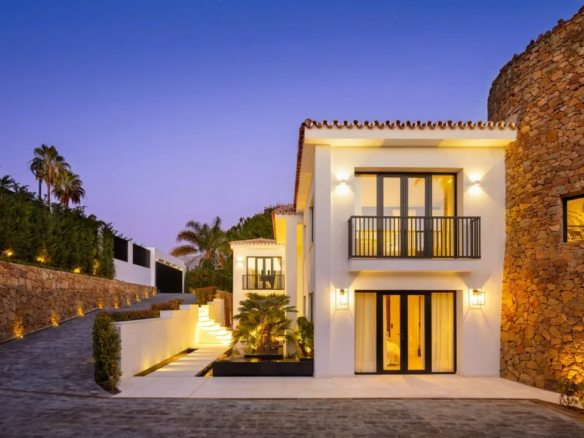 For Sale – Nueva Andalucia – Mansion – Tennis court – Views