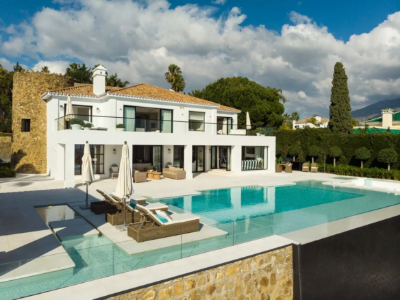 For Sale – Nueva Andalucia – Mansion – Tennis court – Views