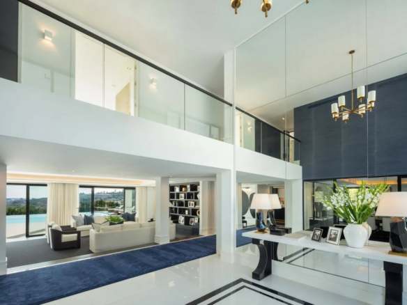 For Sale – Nueva Andalucia – Mansion – Tennis court – Views