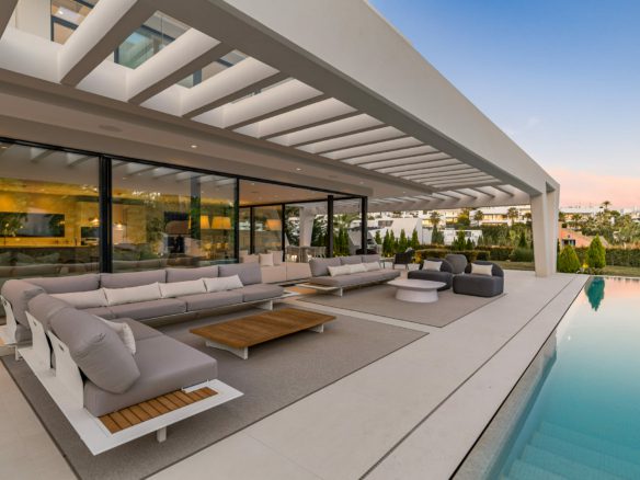 For Sale – Stunning 5 Bedroom Villa, Nueva Andalucía, Marbella 🇪🇸 🌴☀️