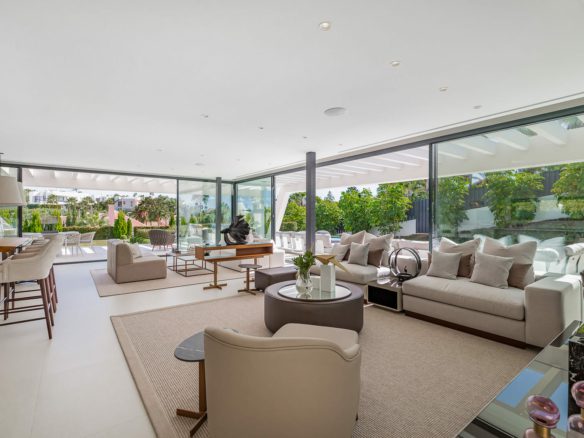 For Sale – Stunning 5 Bedroom Villa, Nueva Andalucía, Marbella 🇪🇸 🌴☀️