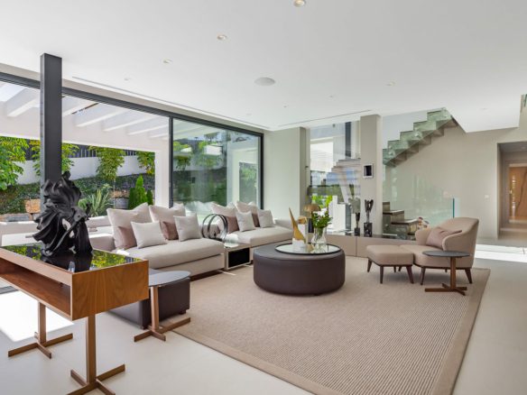 For Sale – Stunning 5 Bedroom Villa, Nueva Andalucía, Marbella 🇪🇸 🌴☀️