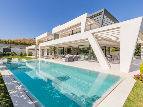 For Sale – Stunning 5 Bedroom Villa, Nueva Andalucía, Marbella 🇪🇸 🌴☀️