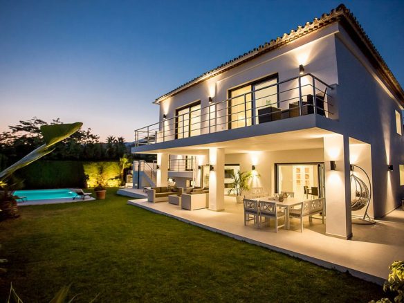 Nueva Andalucia – 7bed – Modern villa for sale