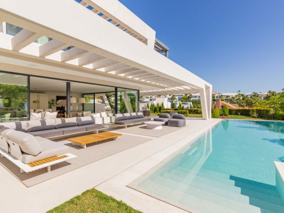 For Sale – Stunning 5 Bedroom Villa, Nueva Andalucía, Marbella 🇪🇸 🌴☀️