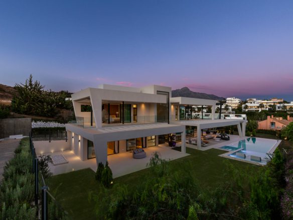 For Sale – Stunning 5 Bedroom Villa, Nueva Andalucía, Marbella 🇪🇸 🌴☀️