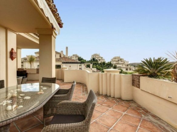 Benahavis – 3bed Apt.-Spa – Indoor Pool