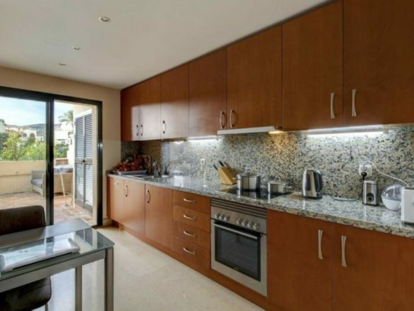 Benahavis – 3bed Apt.-Spa – Indoor Pool