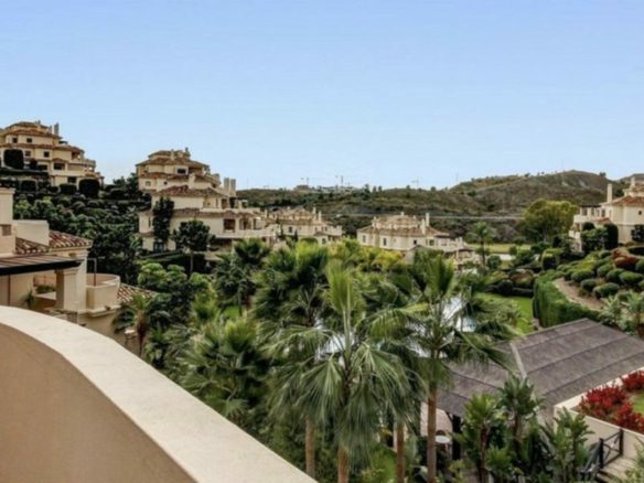 Benahavis – 3bed Apt.-Spa – Indoor Pool