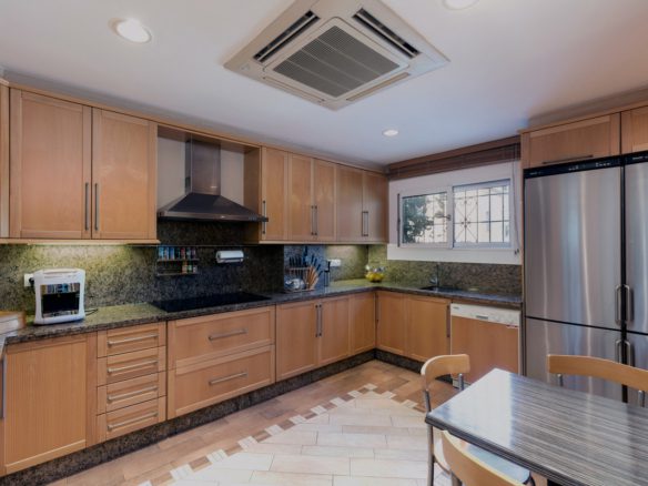 Nueva Andalucia – Penthouse – 3bed – South facing -Sea views