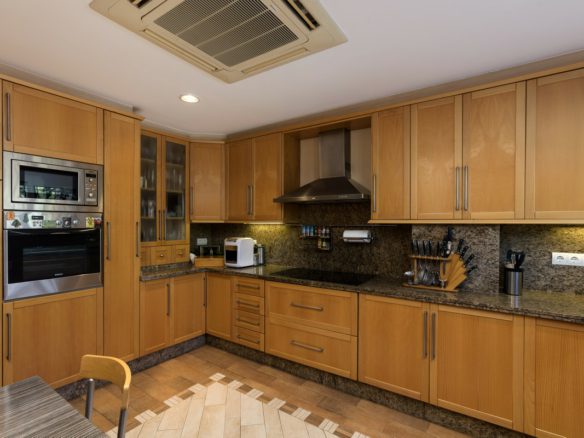 Nueva Andalucia – Penthouse – 3bed – South facing -Sea views