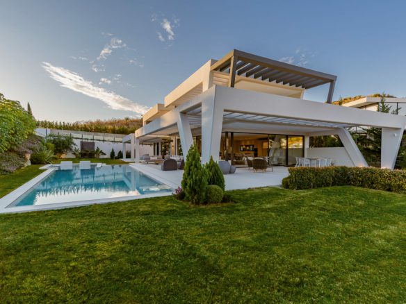 For Sale – Stunning 5 Bedroom Villa, Nueva Andalucía, Marbella 🇪🇸 🌴☀️