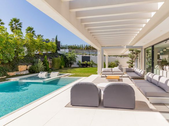 For Sale – Stunning 5 Bedroom Villa, Nueva Andalucía, Marbella 🇪🇸 🌴☀️