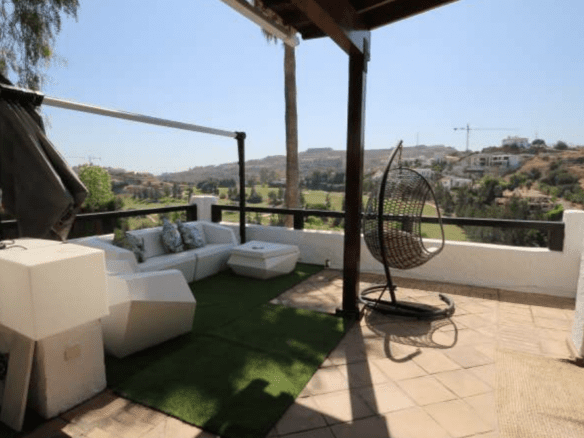 Benahavis – 3 bed Villa – Golf & Sea Views