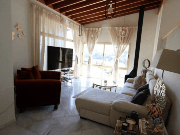 Benahavis – 3 bed Villa – Golf & Sea Views