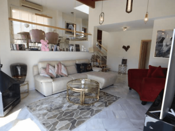 Benahavis – 3 bed Villa – Golf & Sea Views