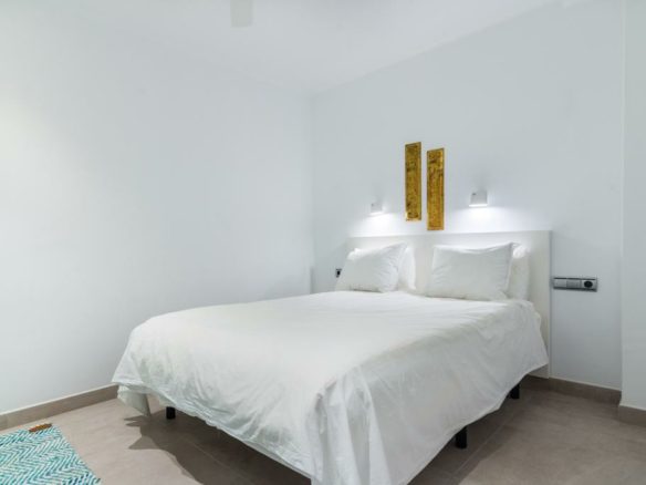 Nueva Andalucia – Best Priced Villa – For Sale & Rent