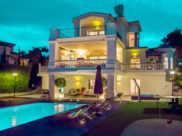 Nueva Andalucia – Best Priced Villa – For Sale & Rent