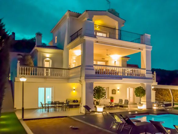 Nueva Andalucia – Best Priced Villa – For Sale & Rent