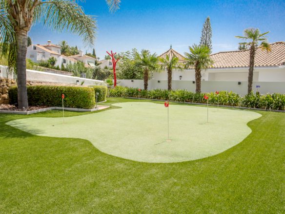 Nueva Andalucia – Best Priced Villa – For Sale & Rent