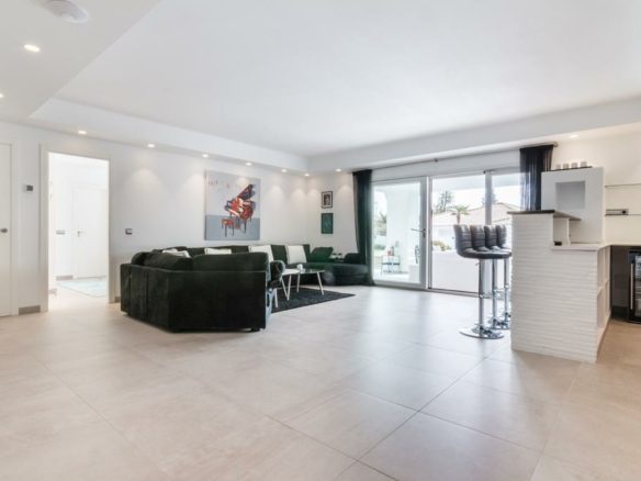 Nueva Andalucia – Best Priced Villa – For Sale & Rent