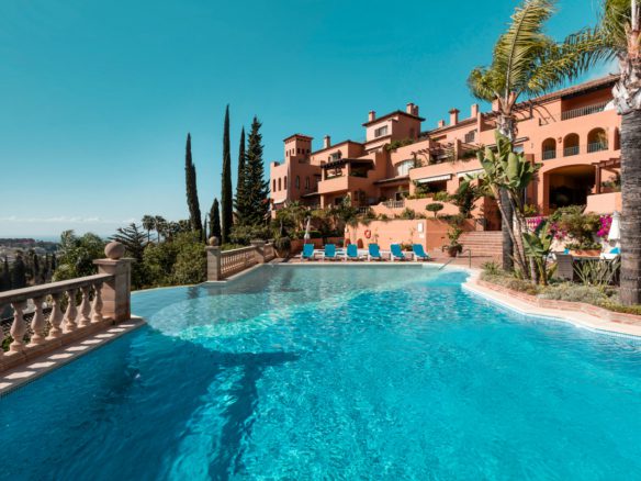 Nueva Andalucia – Penthouse – 3bed – South facing -Sea views