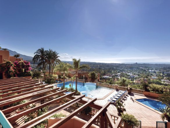 Nueva Andalucia – Penthouse – 3bed – South facing -Sea views