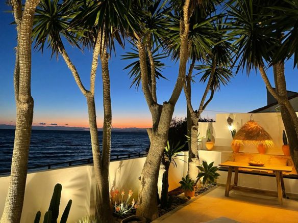 Beachfront Villa for sale – New Golden Mile (Estepona)