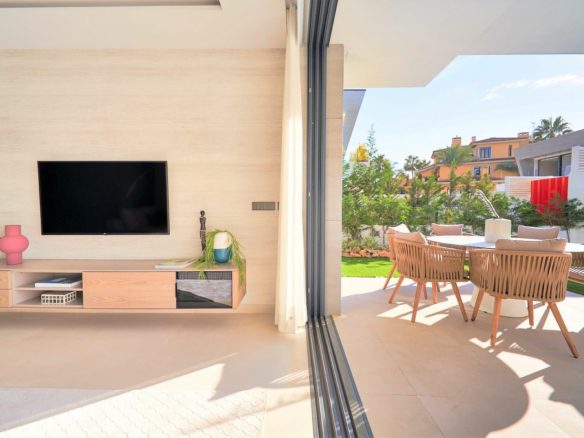 Puerto Banus – Townhouses – New -Walk to Beach