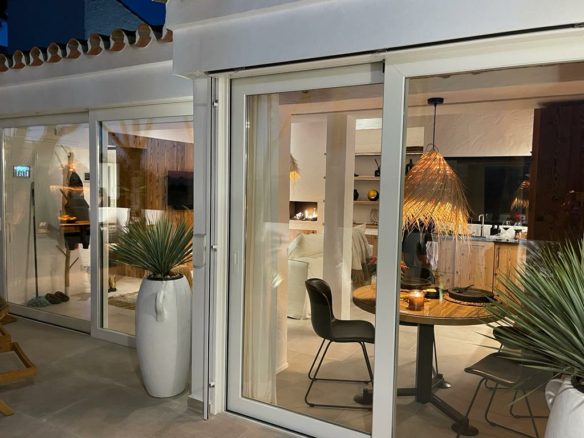 Beachfront Villa for sale – New Golden Mile (Estepona)