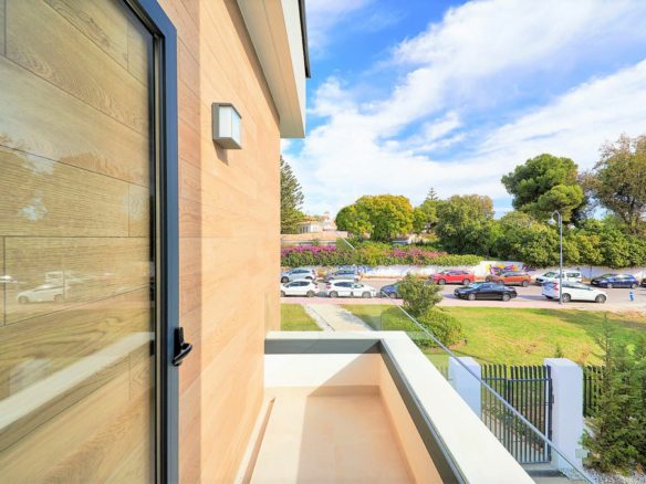 Puerto Banus – Townhouses – New -Walk to Beach