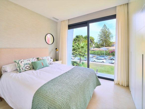 Puerto Banus – Townhouses – New -Walk to Beach