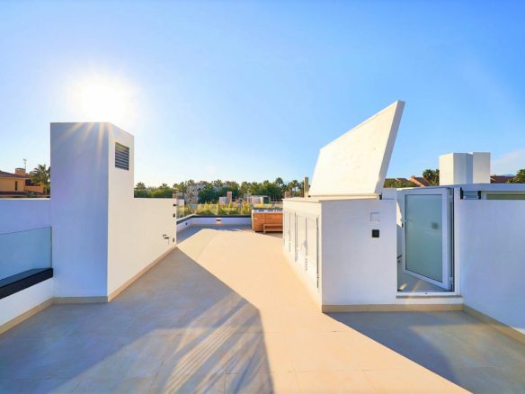 Puerto Banus – Townhouses – New -Walk to Beach