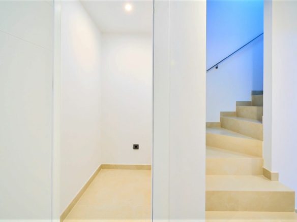 Puerto Banus – Townhouses – New -Walk to Beach