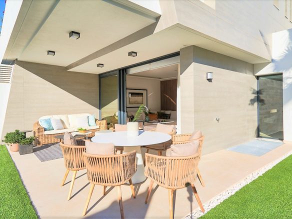 Puerto Banus – Townhouses – New -Walk to Beach