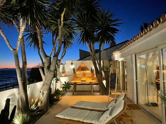 Beachfront Villa for sale – New Golden Mile (Estepona)